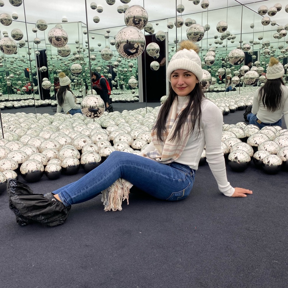 Meet your Posher, Mayela